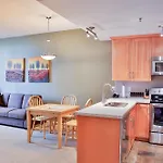 Glacier Lodge - Luxury Condo