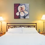 Glacier Lodge - Luxury Condo