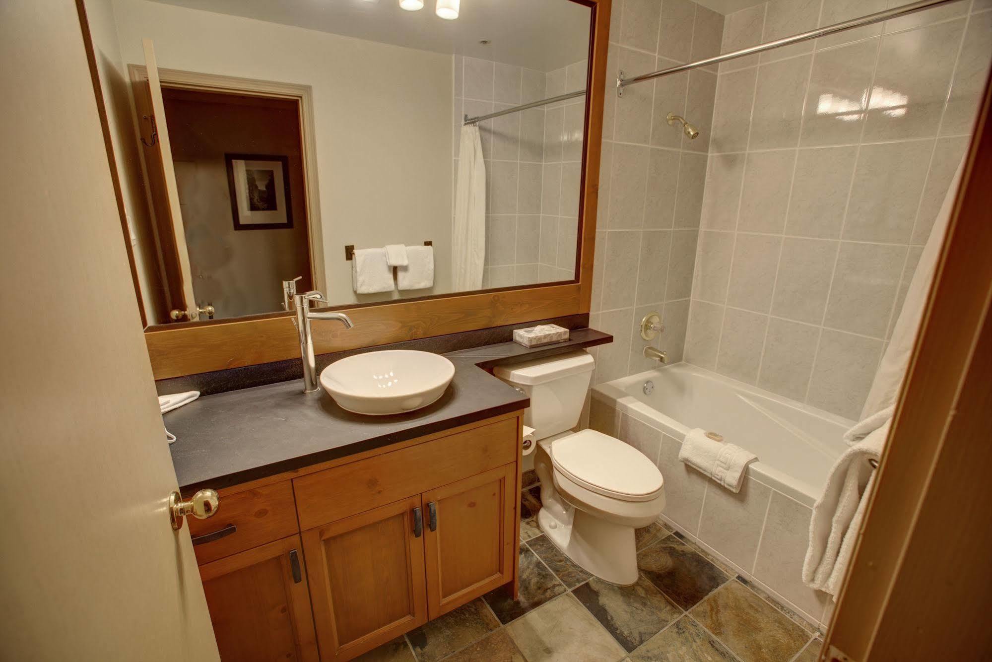 Glacier - Luxury Apartment Whistler